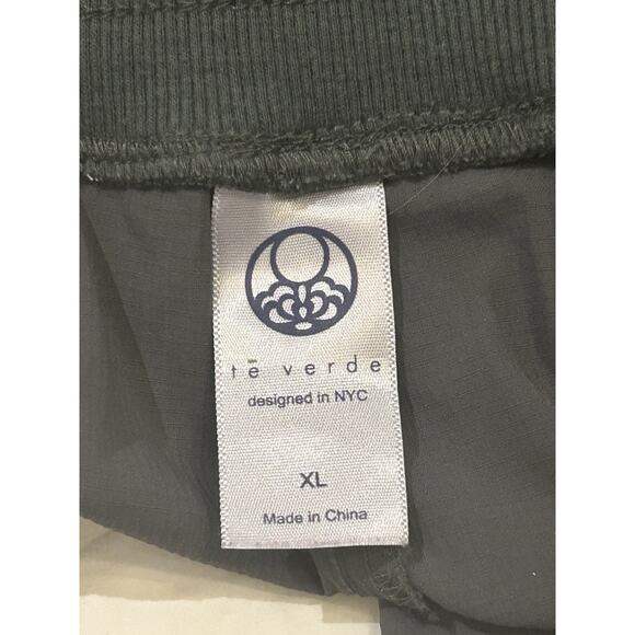 Le Verde Green Shorts Women's size XL - Picture 3 of 3